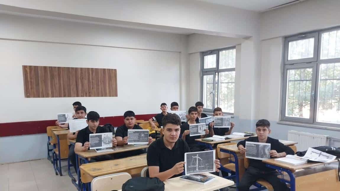 DEĞERLER EĞİTİMİ EYLÜL AYI ETKİNLİKLERİNDE ADALET TEMASI İŞLENDİ
